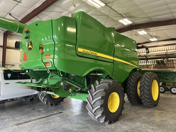 Image of John Deere S770 equipment image 2