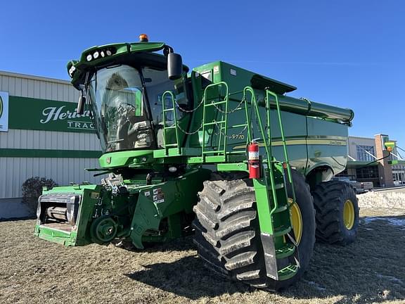 Image of John Deere S770 equipment image 1