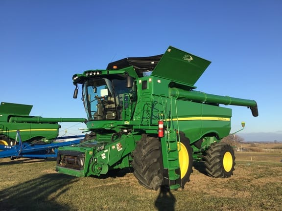 Main image John Deere S770
