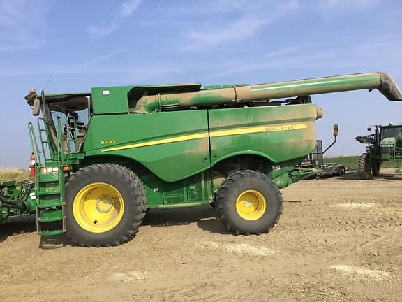 Image of John Deere S770 equipment image 1