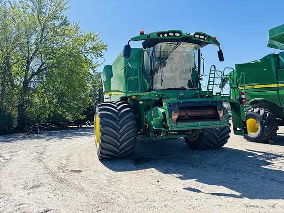 Image of John Deere S770 equipment image 2
