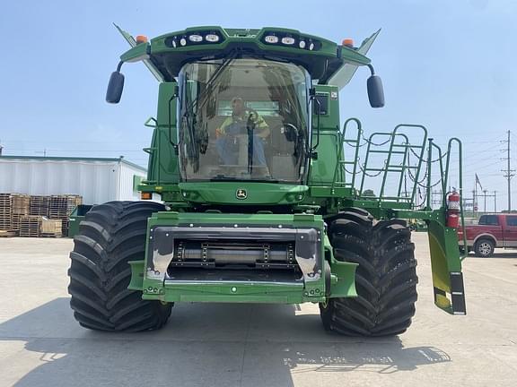 Image of John Deere S770 equipment image 1