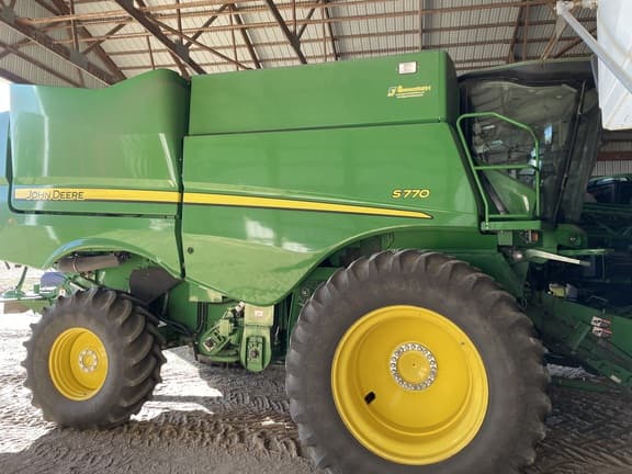 Image of John Deere S770 equipment image 1