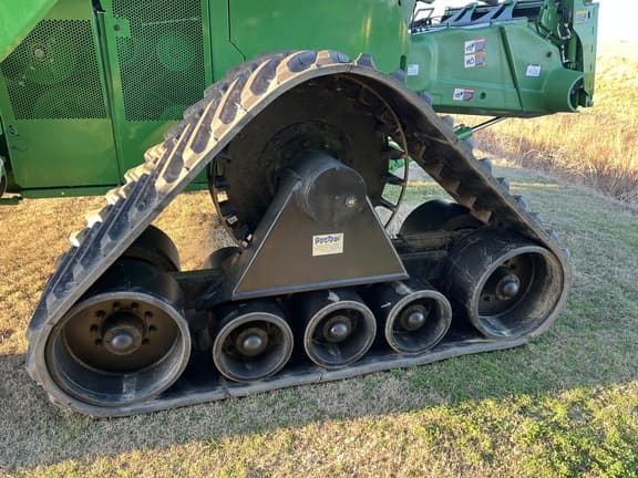 Image of John Deere S770 equipment image 4