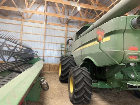 Image of John Deere S770 equipment image 2