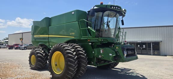 Image of John Deere S770 equipment image 1