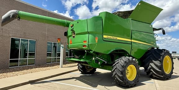 Image of John Deere S770 equipment image 4