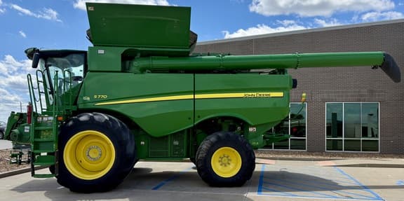 Image of John Deere S770 equipment image 3