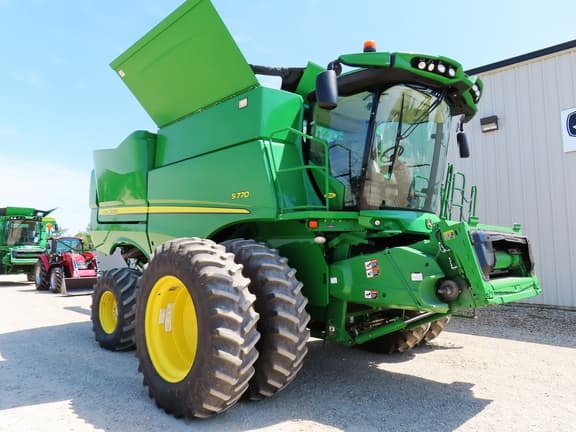 Image of John Deere S770 equipment image 1