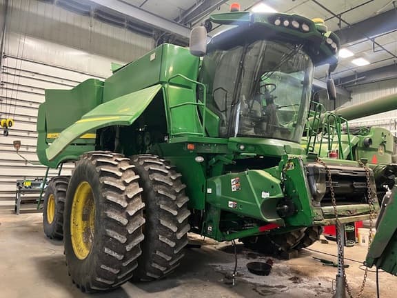 Image of John Deere S770 equipment image 1