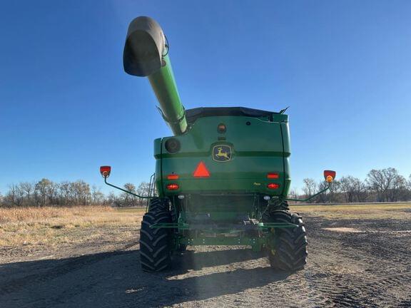 Image of John Deere S770 equipment image 3