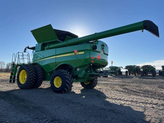 Image of John Deere S770 equipment image 2