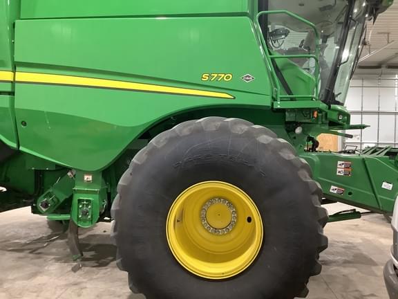Image of John Deere S770 equipment image 3