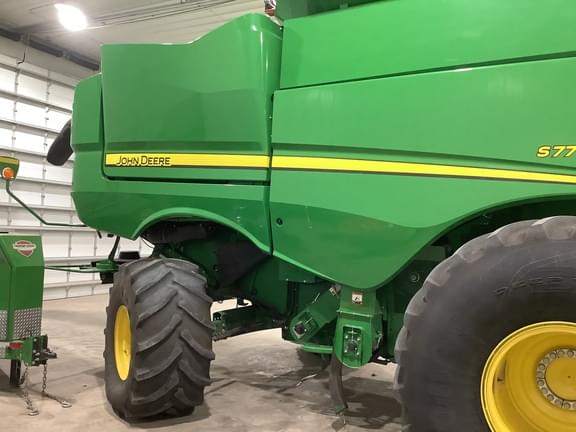 Image of John Deere S770 equipment image 4