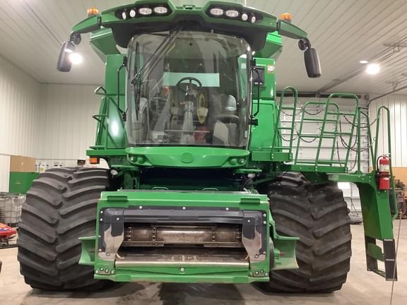 Image of John Deere S770 equipment image 1