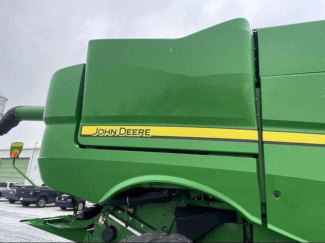 Image of John Deere S770 equipment image 4