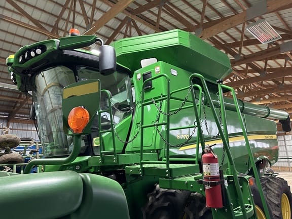 Main image John Deere S770