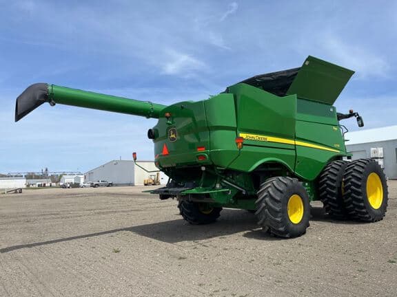 Image of John Deere S770 equipment image 4