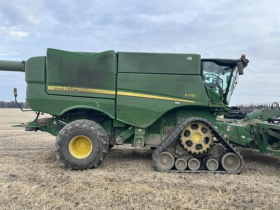 Image of John Deere S770 equipment image 1