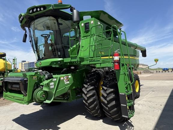 Image of John Deere S770 equipment image 2