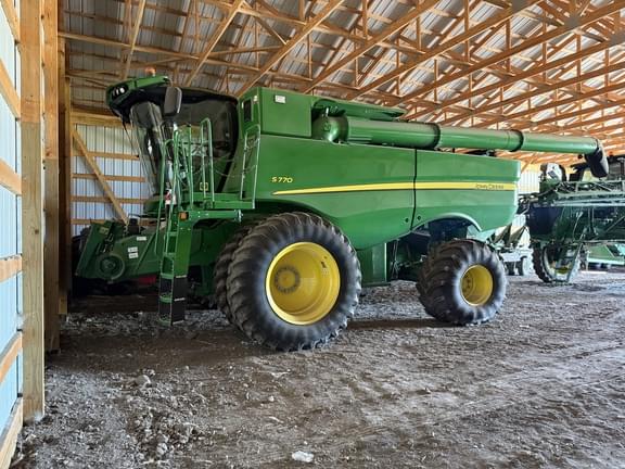 Image of John Deere S770 equipment image 2