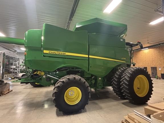 Image of John Deere S770 equipment image 2