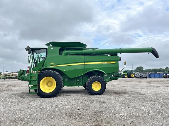 Image of John Deere S770 equipment image 1