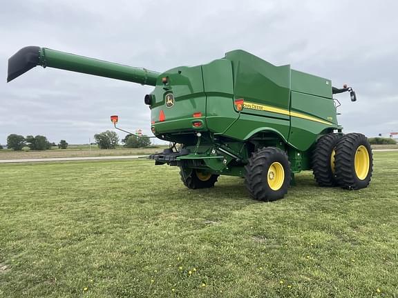 Image of John Deere S770 equipment image 3