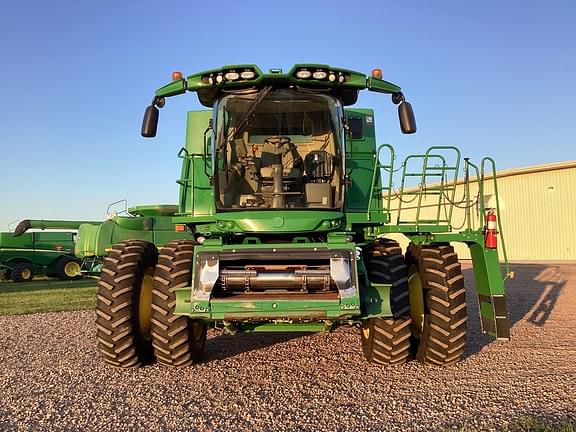 Image of John Deere S770 equipment image 1