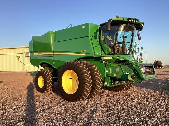 Image of John Deere S770 equipment image 1