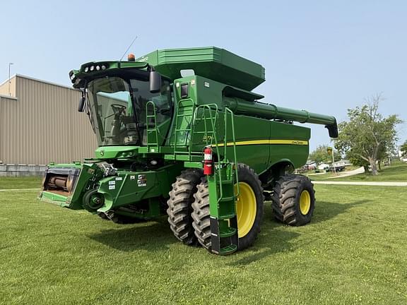 Image of John Deere S770 equipment image 1