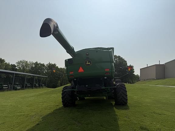 Image of John Deere S770 equipment image 4