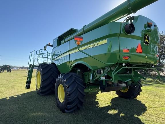 Image of John Deere S770 equipment image 4
