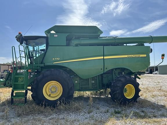 Image of John Deere S770 equipment image 3
