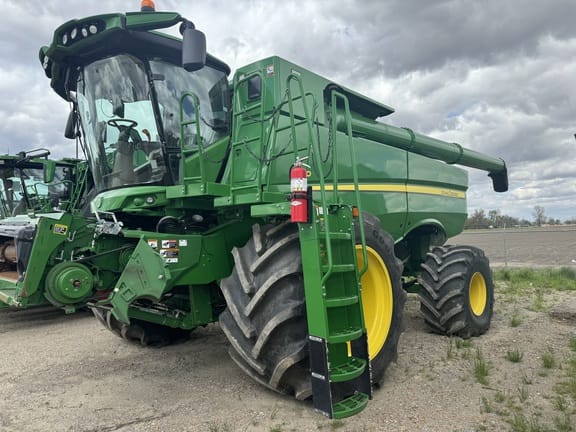 Main image John Deere S770