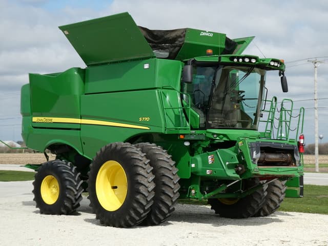 Image of John Deere S770 equipment image 1