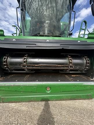 Image of John Deere S770 equipment image 1