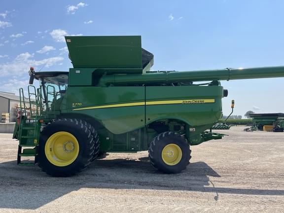 Image of John Deere S770 equipment image 1