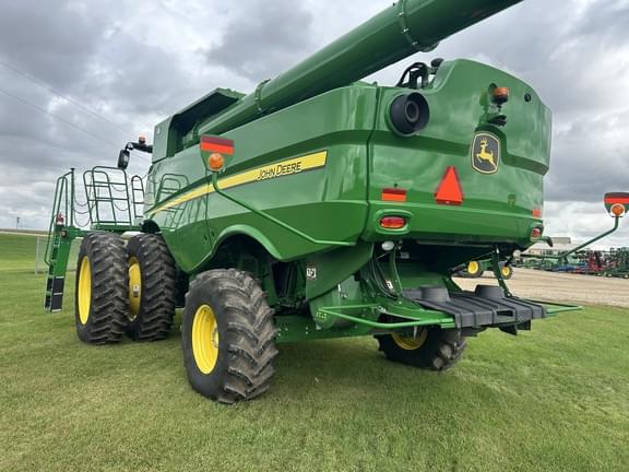 Image of John Deere S770 equipment image 2