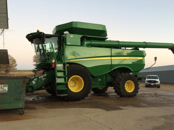 Main image John Deere S770