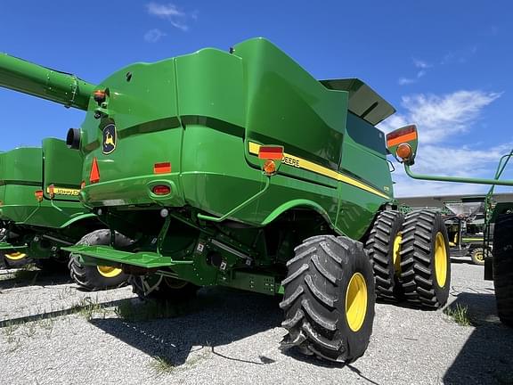 Image of John Deere S770 equipment image 2