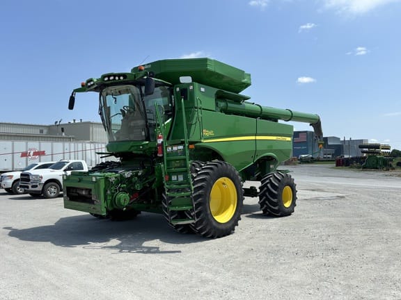 Main image John Deere S770