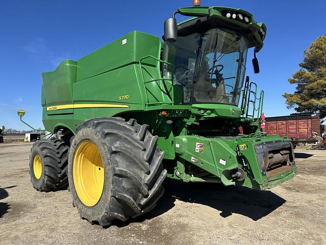 Image of John Deere S770 equipment image 1