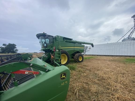 Image of John Deere S780 equipment image 4