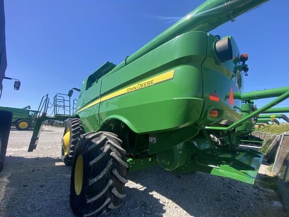Image of John Deere S780 equipment image 1