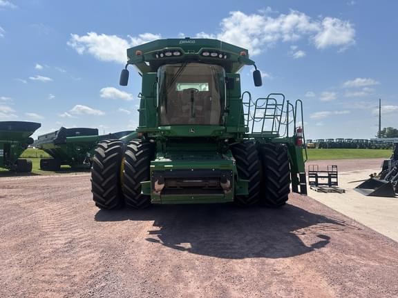 Image of John Deere S780 equipment image 2