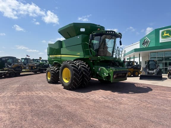 Image of John Deere S780 equipment image 2