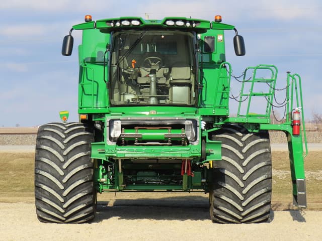 Image of John Deere S780 equipment image 4