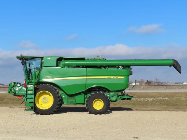 Image of John Deere S780 equipment image 1