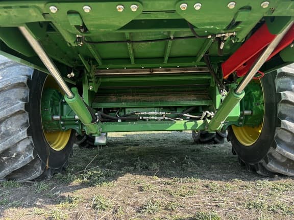 Image of John Deere S780 equipment image 4